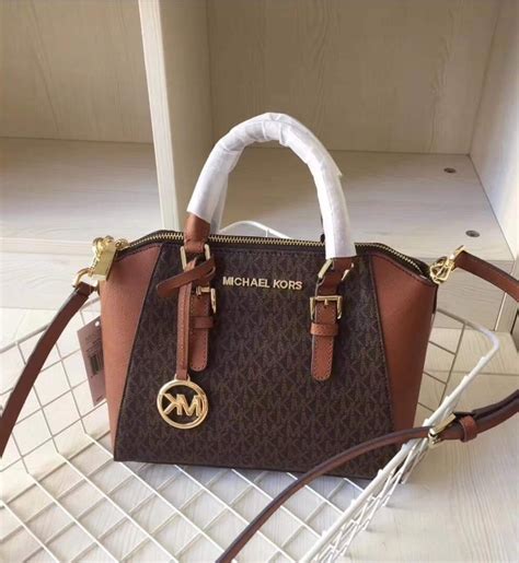 oryginał michael kors ciara medium|Ciara Medium Signature Logo Messenger Bag .